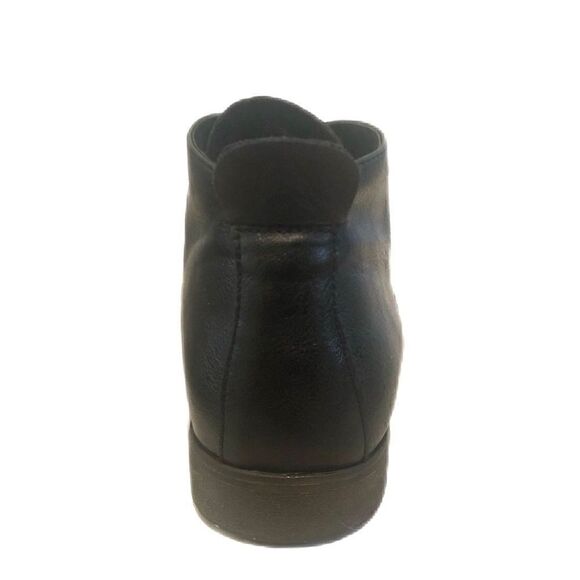Kenneth Cole chukka boots EUC